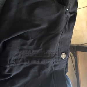 (114) 89th & Madison Size 22 Black Pants